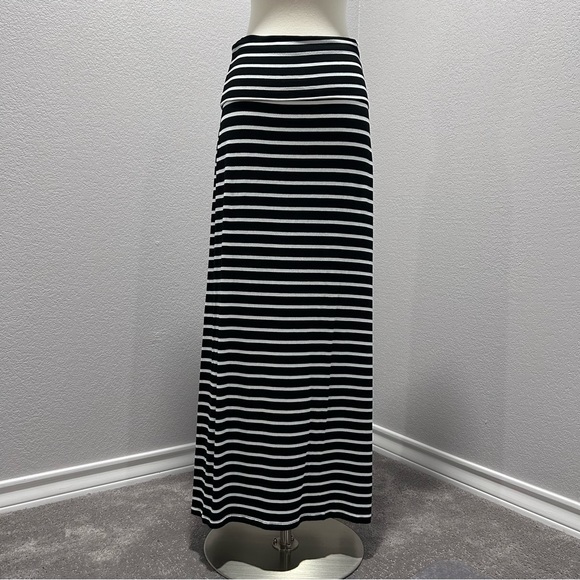 a.n.a. Striped Fold Over Waist Maxi Skirt - Picture 4 of 7